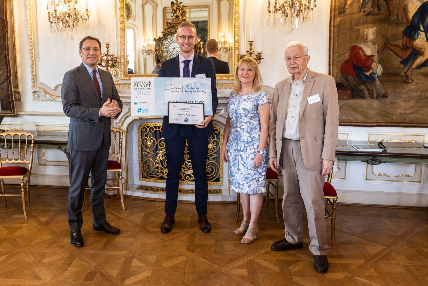 Dominik Andreides oceněn Francouzským velvyslanectvím